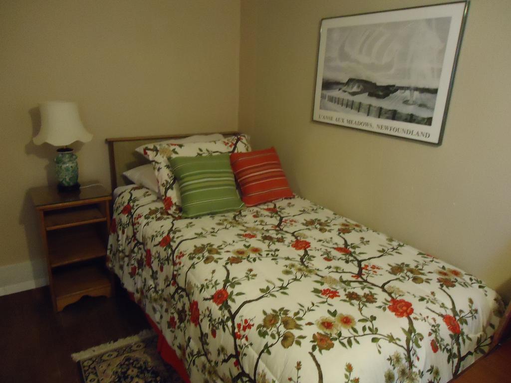 Governor'S Mansion Inn Miramichi Room photo