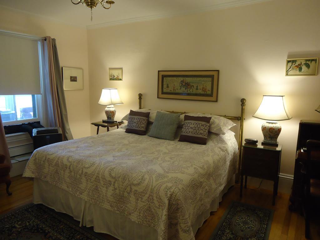 Governor'S Mansion Inn Miramichi Room photo