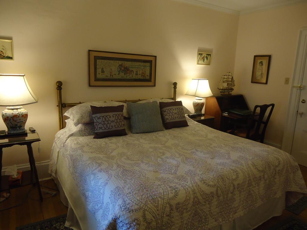 Governor'S Mansion Inn Miramichi Room photo