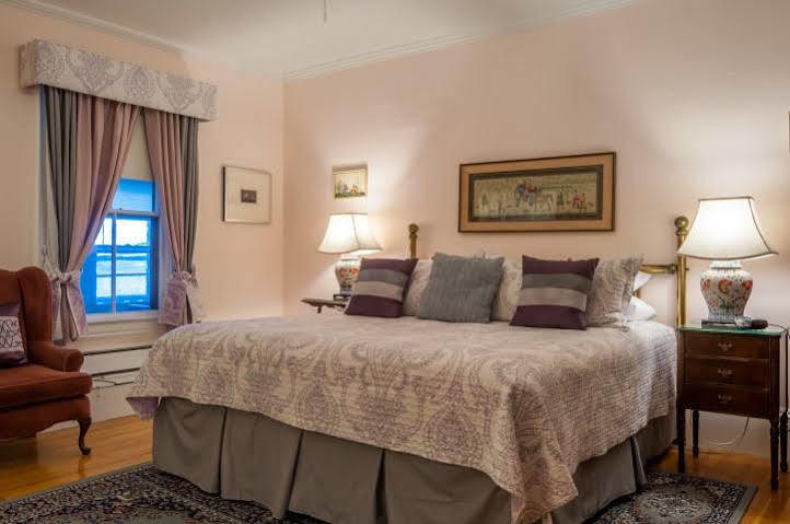 Governor'S Mansion Inn Miramichi Exterior photo