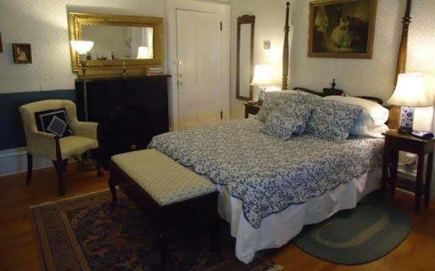 Governor'S Mansion Inn Miramichi Exterior photo